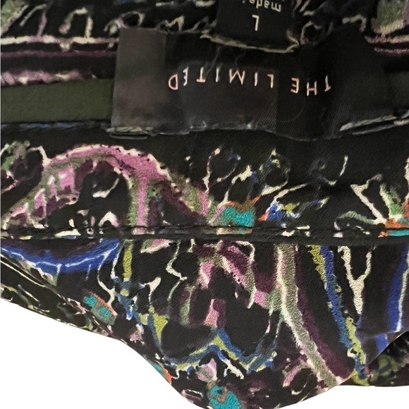 The Limited Asymmetrical Long Sleeve Roll Tab, Large - Picture 6 of 8